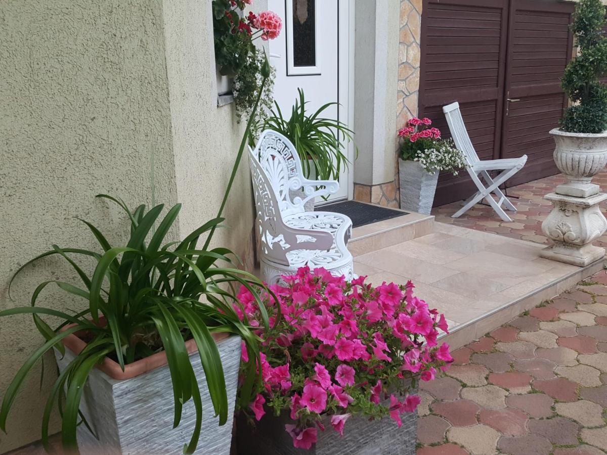 Apartamento Tavirózsa Balatonfůzfő Exterior foto