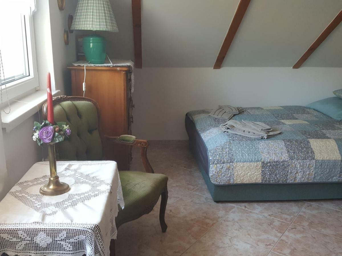 Apartamento Tavirózsa Balatonfůzfő Exterior foto